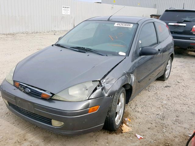 3FAFP31333R104461 - 2003 FORD FOCUS ZX3 GRAY photo 2