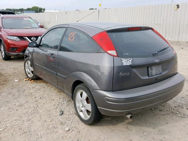 3FAFP31333R104461 - 2003 FORD FOCUS ZX3 GRAY photo 3