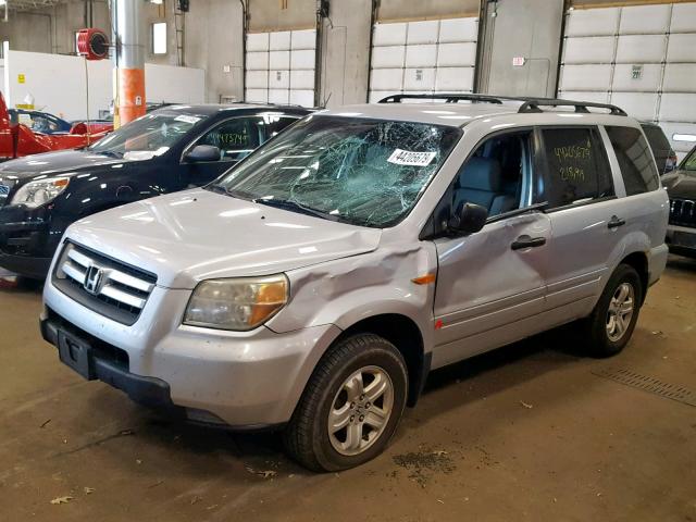 2HKYF18136H547585 - 2006 HONDA PILOT LX SILVER photo 2