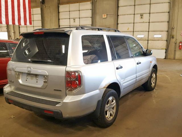 2HKYF18136H547585 - 2006 HONDA PILOT LX SILVER photo 4