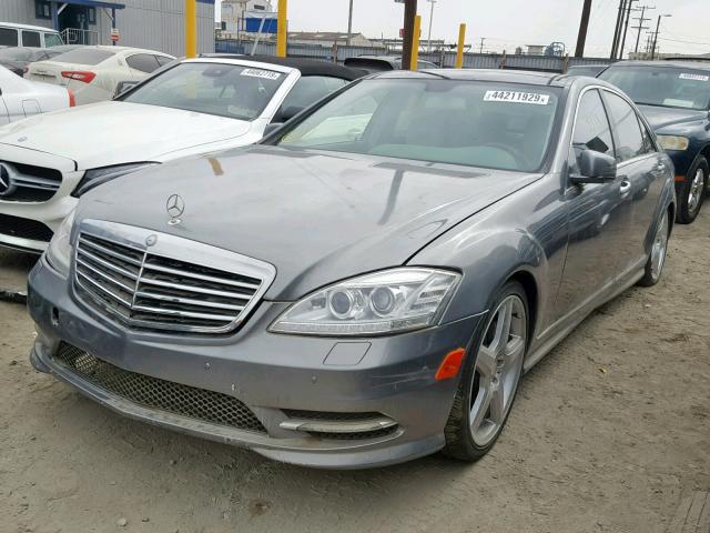 WDDNG7DB9DA515350 - 2013 MERCEDES-BENZ S 550 GRAY photo 2