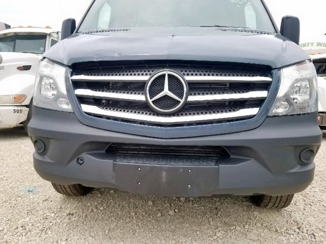 WD3PE7CD1JP638851 - 2018 FREIGHTLINER SPRINTER 2 GRAY photo 9