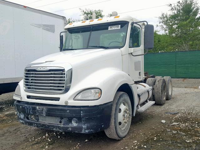 1FUJA6CK27LY16114 - 2007 FREIGHTLINER CONVENTION WHITE photo 2