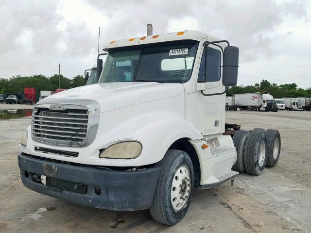 1FUJA6CK97LY18944 - 2007 FREIGHTLINER CONVENTION WHITE photo 2