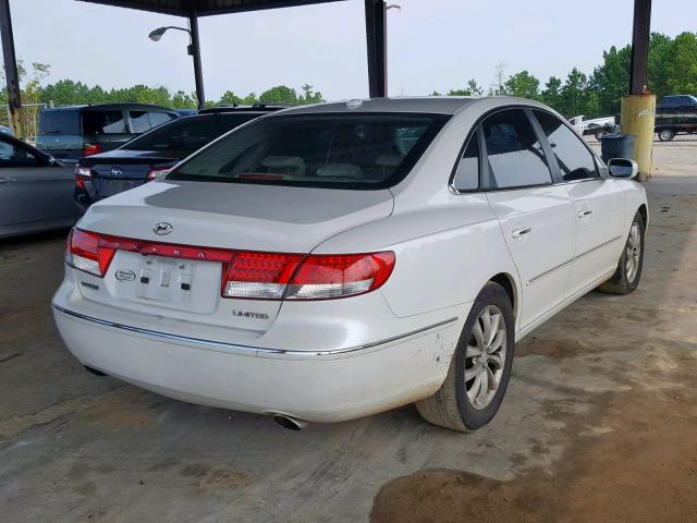 KMHFC46FX7A209797 - 2007 HYUNDAI AZERA SE WHITE photo 4