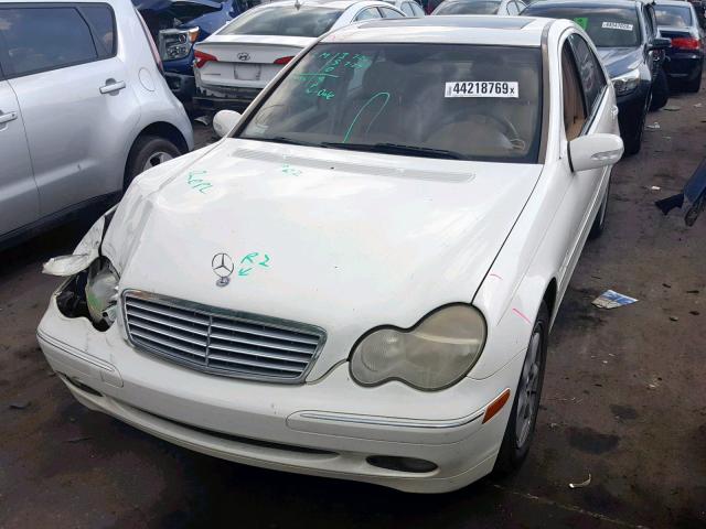 WDBRF61J94E018424 - 2004 MERCEDES-BENZ C 240 WHITE photo 2