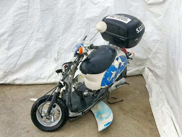 JH2AF60616K200996 - 2006 HONDA CH50 S WHITE photo 2