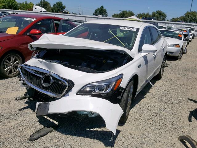 1G4ZR5SZXJU138320 - 2018 BUICK LACROSSE P WHITE photo 2