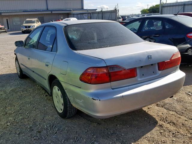 1HGCG5541WA231298 - 1998 HONDA ACCORD LX SILVER photo 3