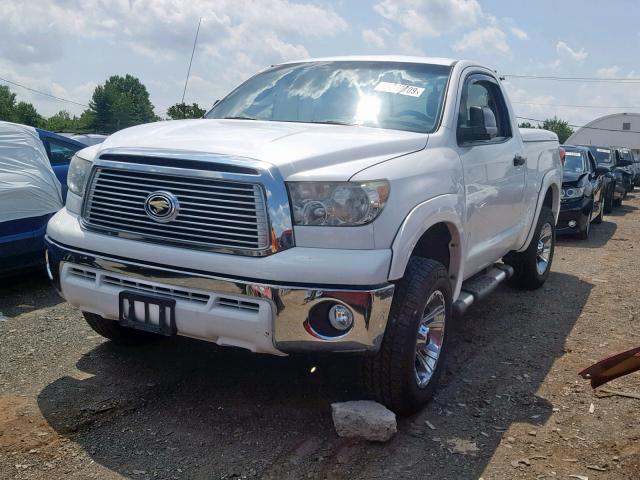 5TFKY5F10AX003746 - 2010 TOYOTA TUNDRA WHITE photo 2