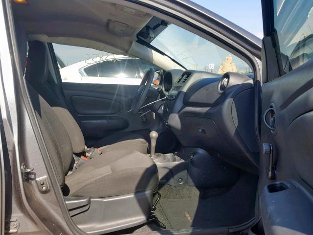 3N1CN7AP0HL856807 - 2017 NISSAN VERSA S GRAY photo 5