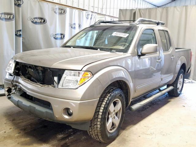 1N6AD07W96C443187 - 2006 NISSAN FRONTIER C TAN photo 2