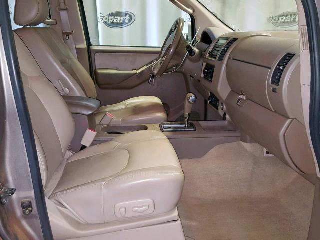 1N6AD07W96C443187 - 2006 NISSAN FRONTIER C TAN photo 5