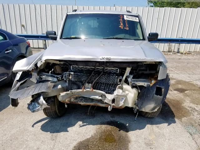 1J8HG58276C364031 - 2006 JEEP COMMANDER ვერცხლისფერი ფოტო 9