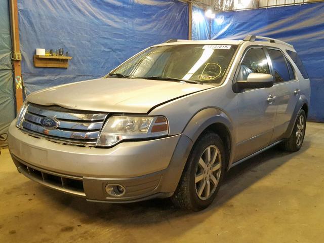 1FMDK02W88GA19830 - 2008 FORD TAURUS X S SILVER photo 2