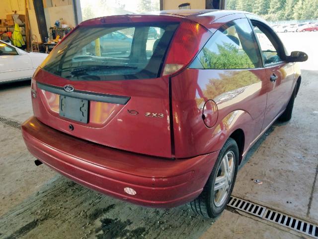 3FAHP31N15R109090 - 2005 FORD FOCUS ZX3 RED photo 4