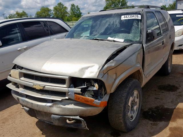 1GNDT13X94K111414 - 2004 CHEVROLET BLAZER GRAY photo 2