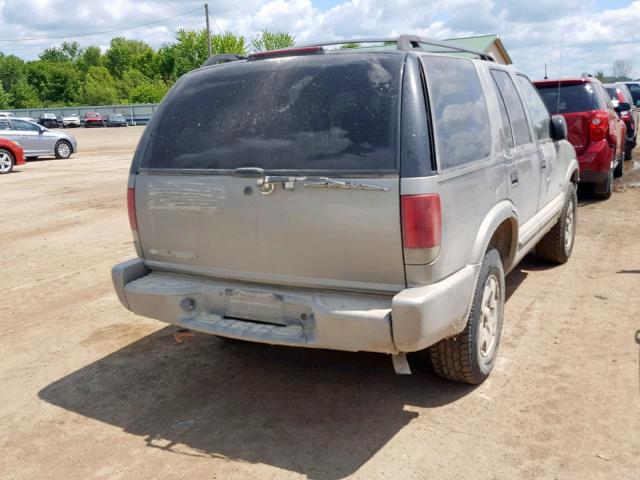 1GNDT13X94K111414 - 2004 CHEVROLET BLAZER GRAY photo 4