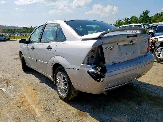 1FAFP34N25W110569 - 2005 FORD FOCUS ZX4 SILVER photo 3