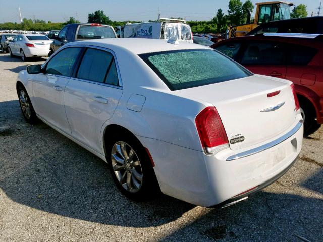 2C3CCARG9HH571489 - 2017 CHRYSLER 300 LIMITE WHITE photo 3