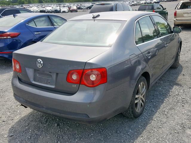 3VWSF71KX6M627727 - 2006 VOLKSWAGEN JETTA 2.5 GRAY photo 4