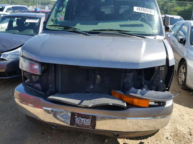 1GDFG15T961161069 - 2006 GMC SAVANA RV GRAY photo 9