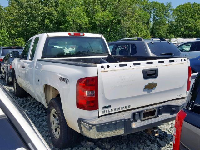 1GCRKPEA2BZ180558 - 2011 CHEVROLET SILVERADO WHITE photo 3