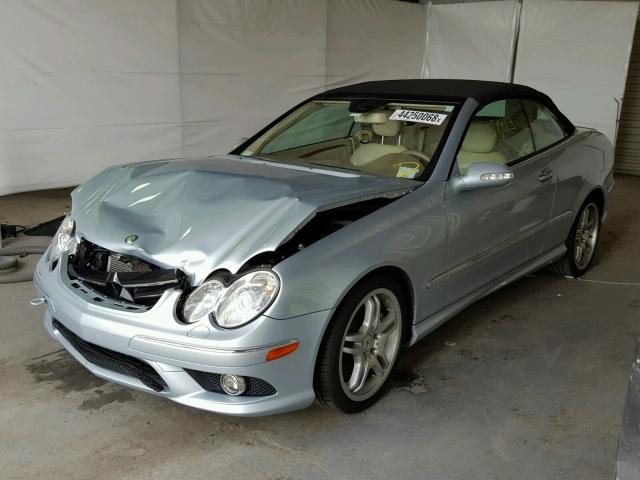 WDBTK72F18F246385 - 2008 MERCEDES-BENZ CLK 550 SILVER photo 2