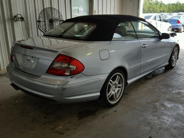 WDBTK72F18F246385 - 2008 MERCEDES-BENZ CLK 550 SILVER photo 4