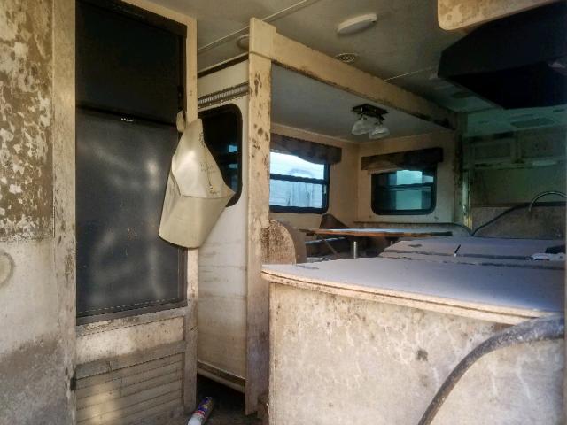 54CTM1P27H3034493 - 2017 WINNEBAGO MINNIEWINN GRAY photo 5