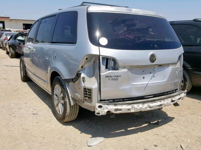 2C4RVABG5CR294353 - 2012 VOLKSWAGEN ROUTAN SE SILVER photo 3