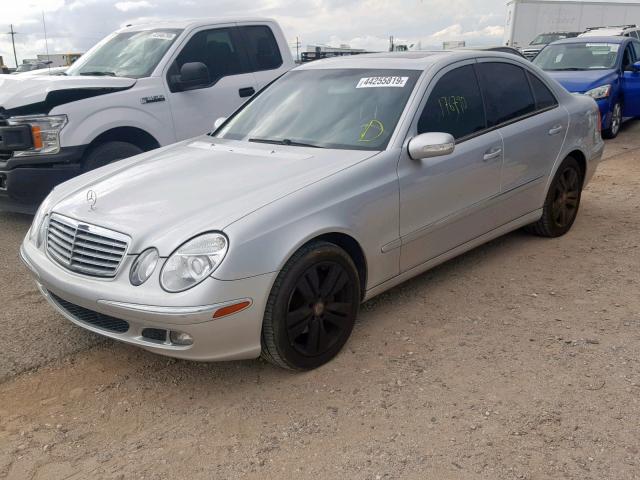 WDBUF65J55A728367 - 2005 MERCEDES-BENZ E 320 SILVER photo 2