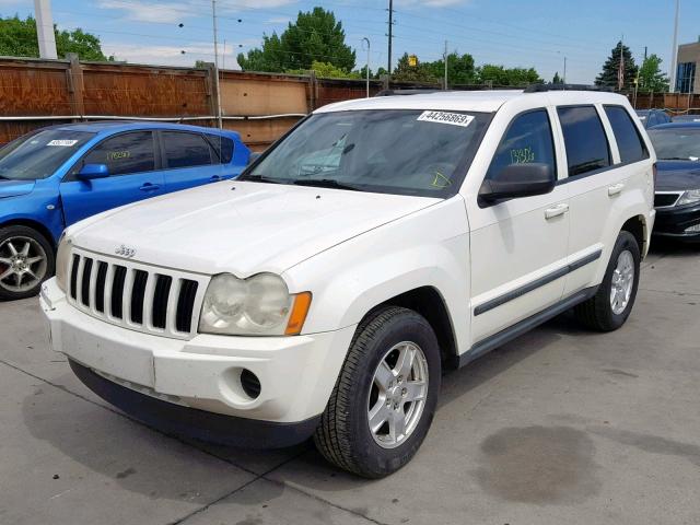 1J8GR48K57C531763 - 2007 JEEP GRAND CHER WHITE photo 2