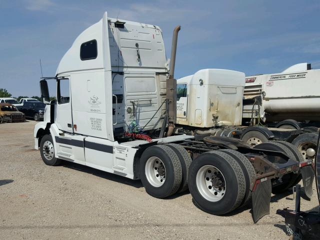 4V4NC9TJX5N394191 - 2005 VOLVO VN VNL WHITE photo 3