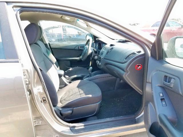 KNAFU4A23C5637636 - 2012 KIA FORTE EX GRAY photo 5