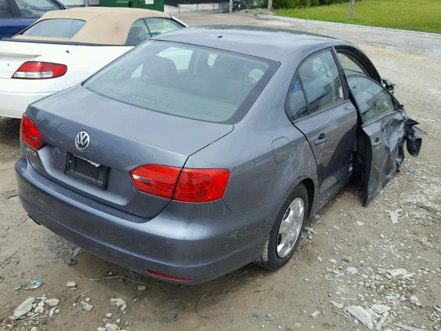 3VW2K7AJ4EM258042 - 2014 VOLKSWAGEN JETTA BASE BLACK photo 4