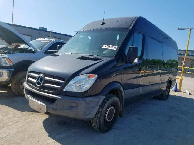 WDZPE8CD7B5562190 - 2011 MERCEDES-BENZ SPRINTER 2 BLACK photo 2