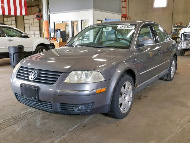 WVWBD63B65E098278 - 2005 VOLKSWAGEN PASSAT GLS GRAY photo 2