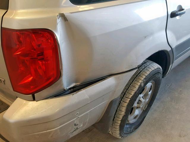 2HKYF18145H572994 - 2005 HONDA PILOT LX GRAY photo 9