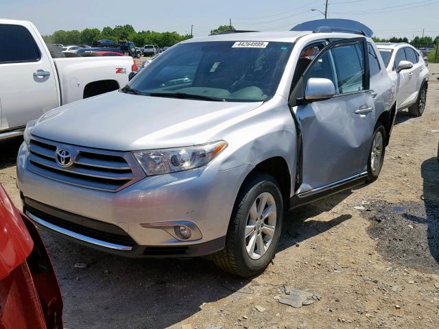 5TDBK3EH6DS245245 - 2013 TOYOTA HIGHLANDER SILVER photo 2