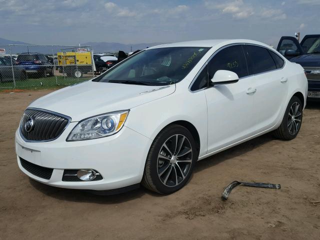 1G4PR5SK7H4122127 - 2017 BUICK VERANO SPO WHITE photo 2