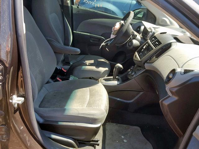 1G1JA5SH5D4233722 - 2013 CHEVROLET SONIC LS 黑色 照片 5