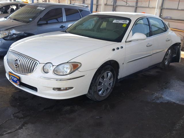 2G4WC582581127066 - 2008 BUICK LACROSSE C WHITE photo 2