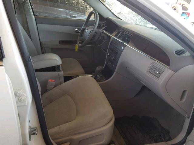 2G4WC582581127066 - 2008 BUICK LACROSSE C WHITE photo 5