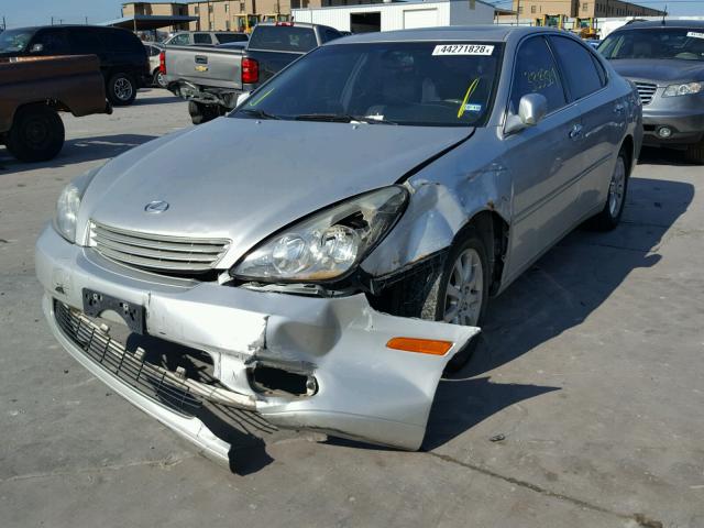 JTHBF30G725025908 - 2002 LEXUS ES 300 SILVER photo 2