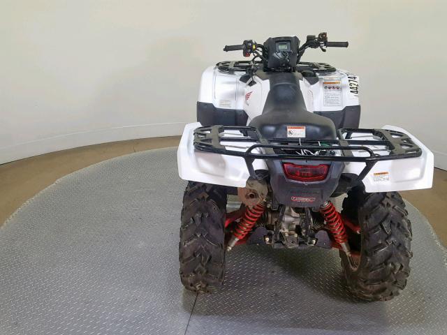 1HFTE4680G4102166 - 2016 HONDA TRX500 FA WHITE photo 9