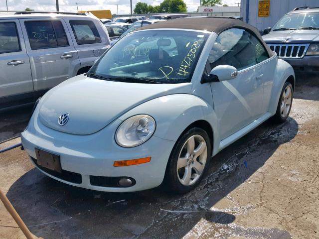3VWSF31Y36M317836 - 2006 VOLKSWAGEN NEW BEETLE Blau Foto 2