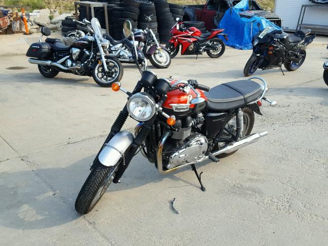 SMT910K1XFT660744 - 2015 TRIUMPH MOTORCYCLE BONNEVILLE ORANGE photo 2