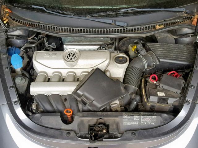 3VWRF31Y76M315456 - 2006 VOLKSWAGEN NEW BEETLE ნაცრისფერი ფოტო 7