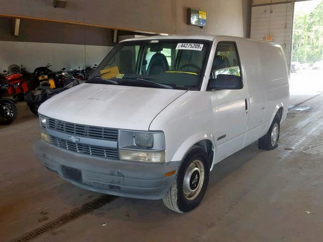 1GCDM19W8WB106423 - 1998 CHEVROLET ASTRO WHITE photo 2